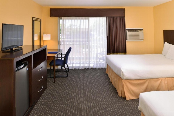 Dana Point Marina Inn image 11